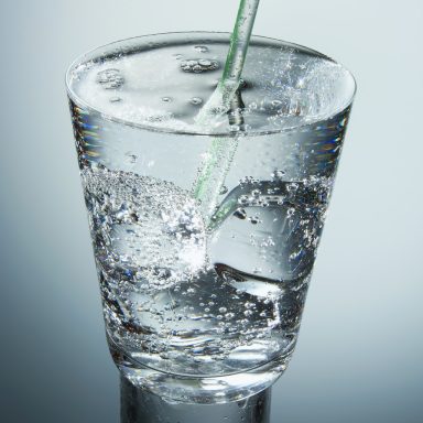 Eventcatering libanesisch mit Mineralwasser-Auswahl.