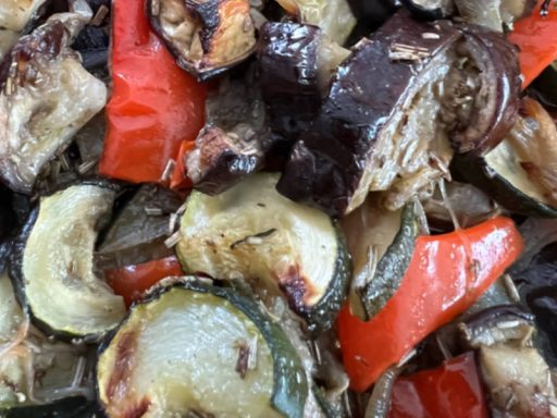 Veganes Catering Berlin mit gegrillter Gemüsepfanne.