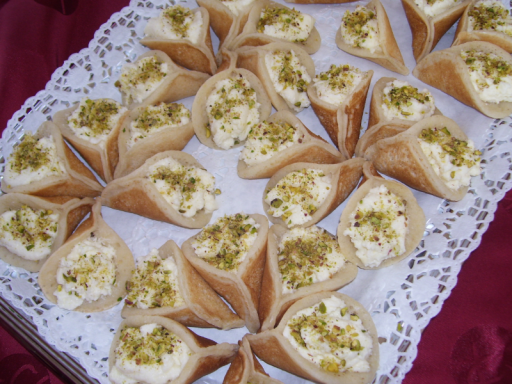 Libanesisches Hochzeitscatering mit Dessert Atayef.