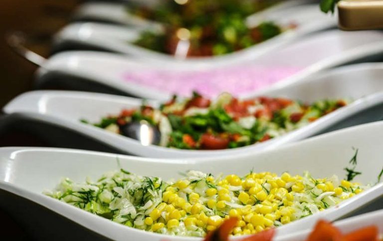 Spezialisiertes Catering Berlin: veganes Buffet für private Feiern und Familienfeiern.