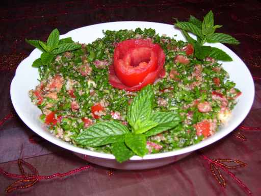 Libanesisches Hochzeitscatering mit Salat Taboulé.