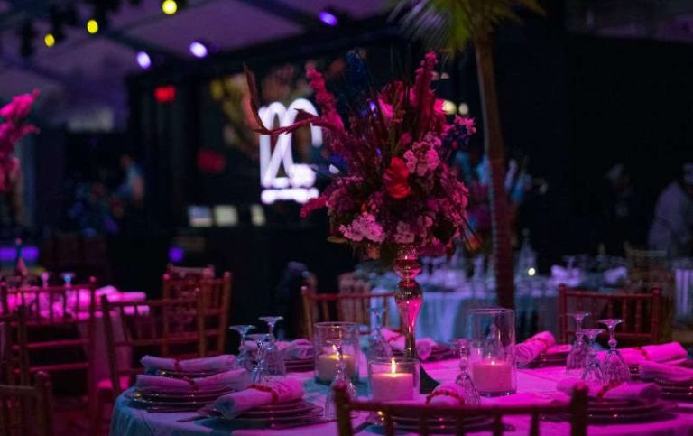 Exklusiver Empfang mit elegantem Fingerfood von Al-Layal Business-Catering Berlin, ideal für Galas und repräsentative Events.
