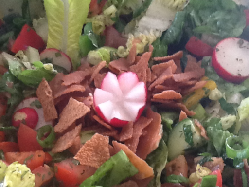 Halal-Catering Berlin mit Salat Fatoush.