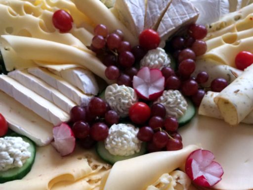 Europäisch-vegetarische Käseplatte für Catering in Berlin-Brandenburg.
