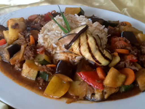 Arabisches Buffet Berlin mit Masbahit al Darawish.