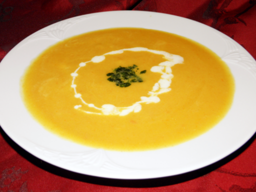 Premium-Catering Berlin mit Kürbissuppe.