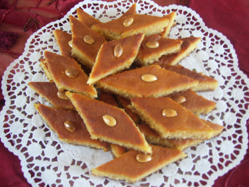 Arabische Desserts-Catering mit köstlichen Grießteig-Kuchen.