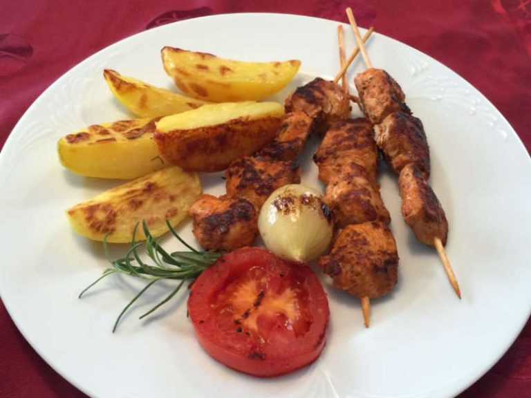 Saftige Shish Taouk Spieße – eine authentische libanesische Hauptspeise von Al-Layal Catering für Events in Berlin-Brandenburg.