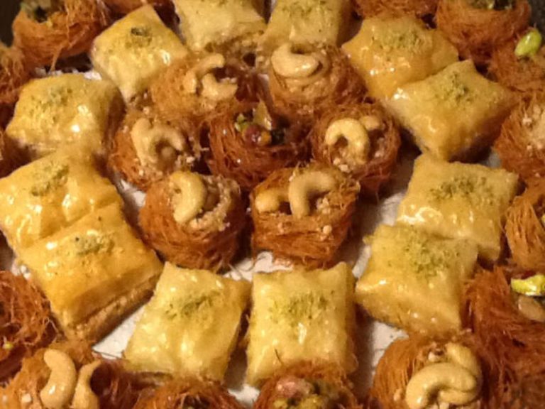 Knuspriges, süßes arabisches Baklava – traditioneller Nachgang & Highlight der orientalischen Küche von Al-Layal Catering Berlin-Brandenburg
