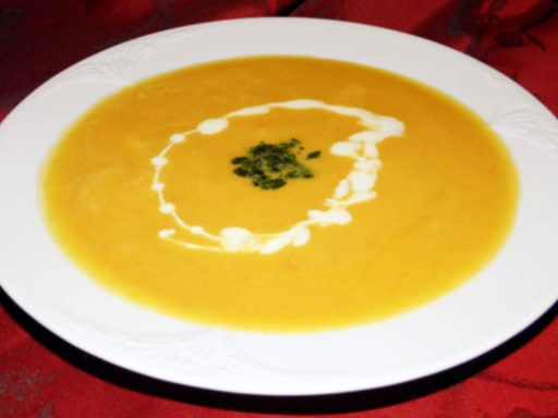 Europäisch-vegetarische Kürbissuppe für Ihr Catering-Event in Berlin-Brandenburg.