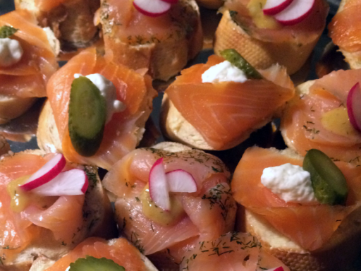 Exklusives Catering Berlin mit europäischen Canapés mit Lachs.