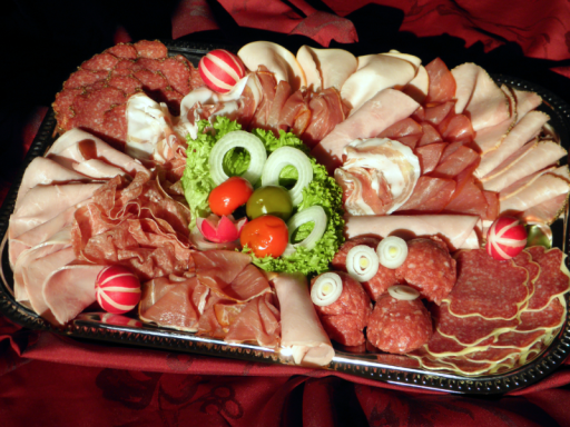 Private Feier Catering mit europäischen Wurstplatten.