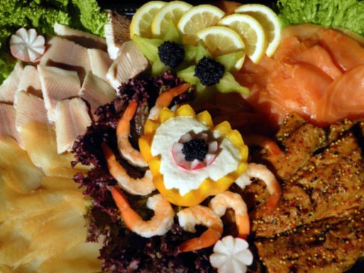 Bestseller-Gericht Fischplatte von Al-Layal Catering.