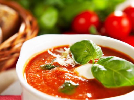 Europäisch-vegetarische Tomatensuppe für Ihr Catering-Event in Berlin-Brandenburg.
