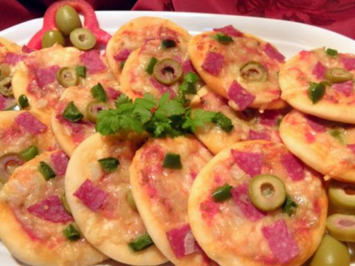 Bestseller-Gericht: Party-Pizza von Al-Layal Catering.