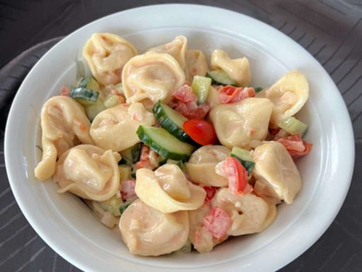 Europäisch-vegetarischer Tortellinisalat für Ihr Catering-Event in Berlin-Brandenburg.
