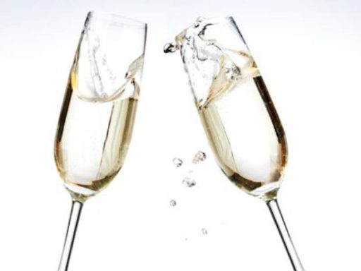 Eine Auswahl an Sekt von Al-Layal Catering für Events.